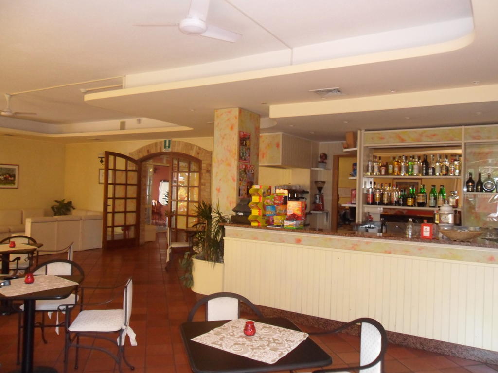Fattoria Cerreto Hotel Mosciano SantʼAngelo Buitenkant foto